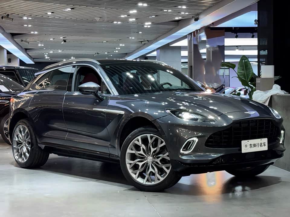 Aston Martin DBX Aston Martin DBX