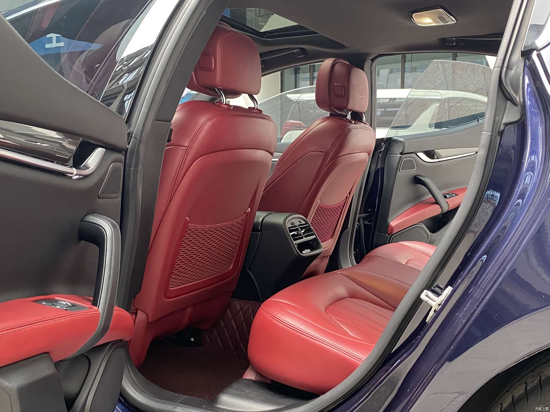 Maserati Ghibli, 2019 9