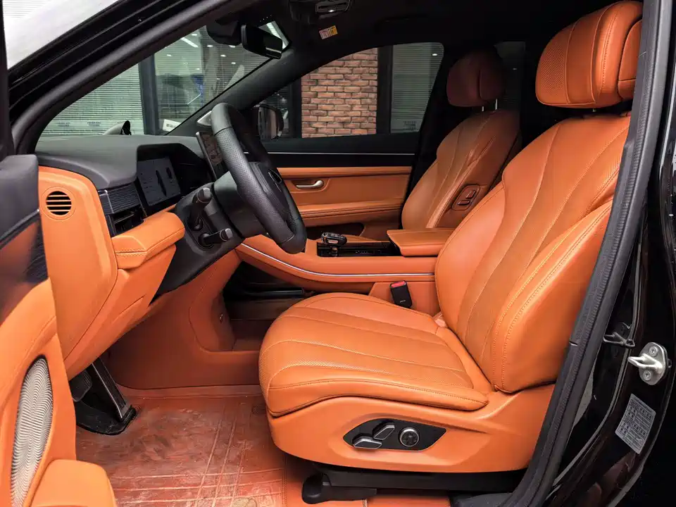 AITO Ask the world M7