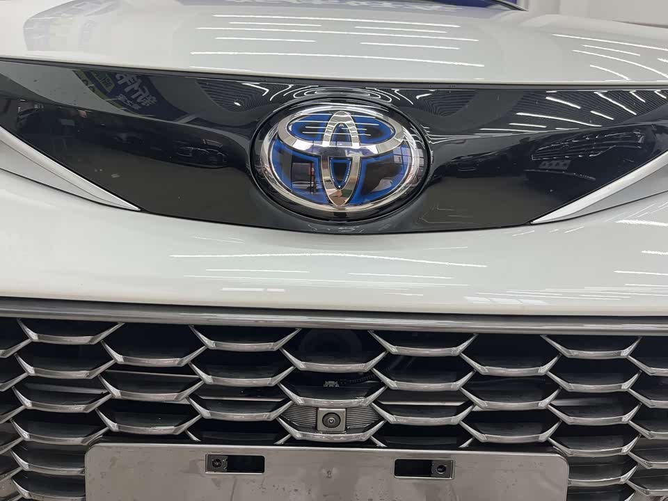 Toyota Grevia Toyota Grevia