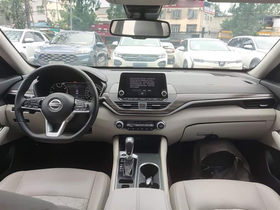 Nissan Teana
