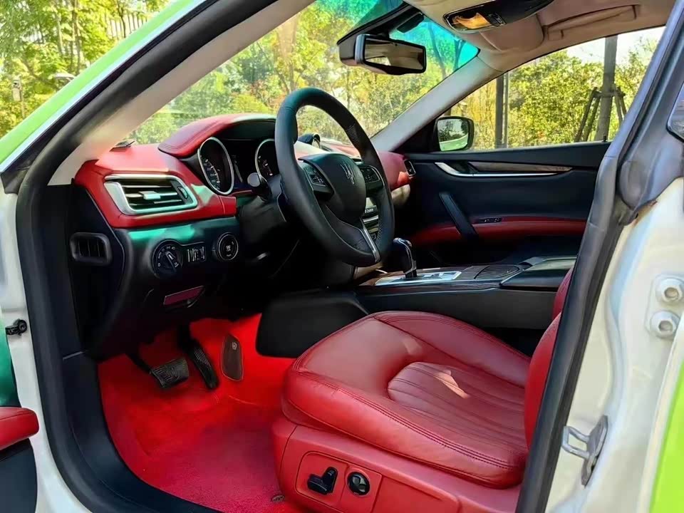 Maserati Ghibli Maserati Ghibli