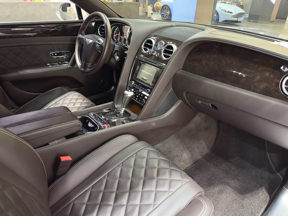 Bentley Flying