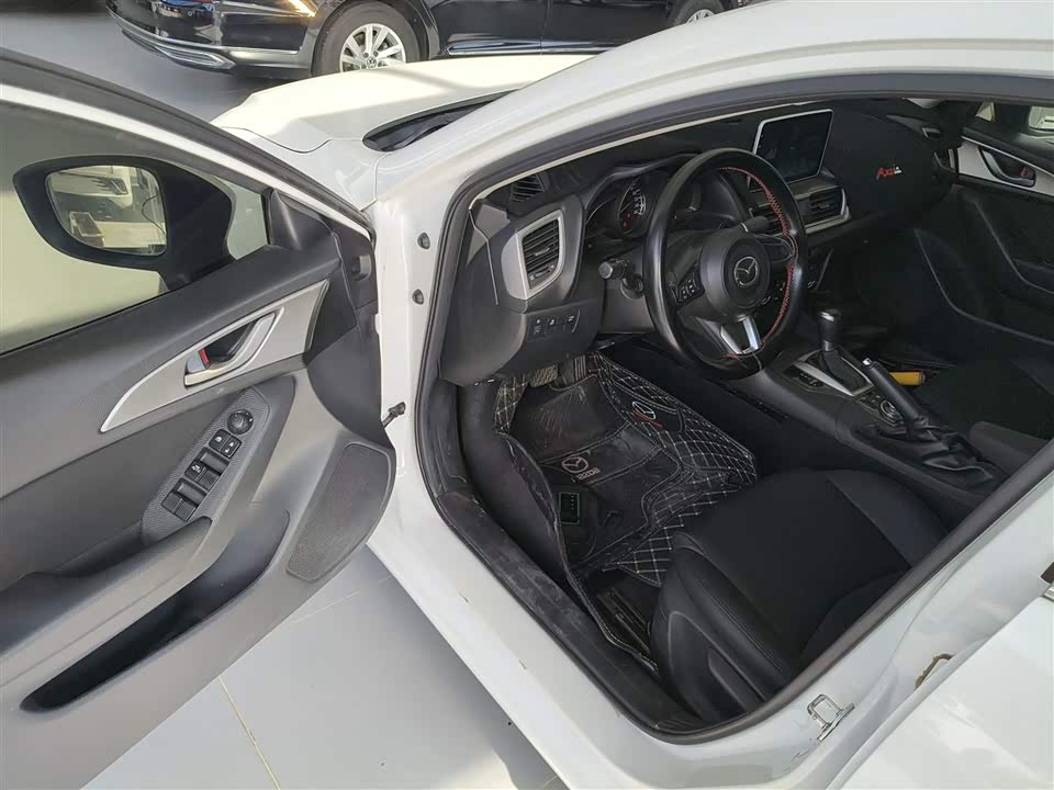 Mazda 3 Angkesaila Mazda 3 Angkesaila