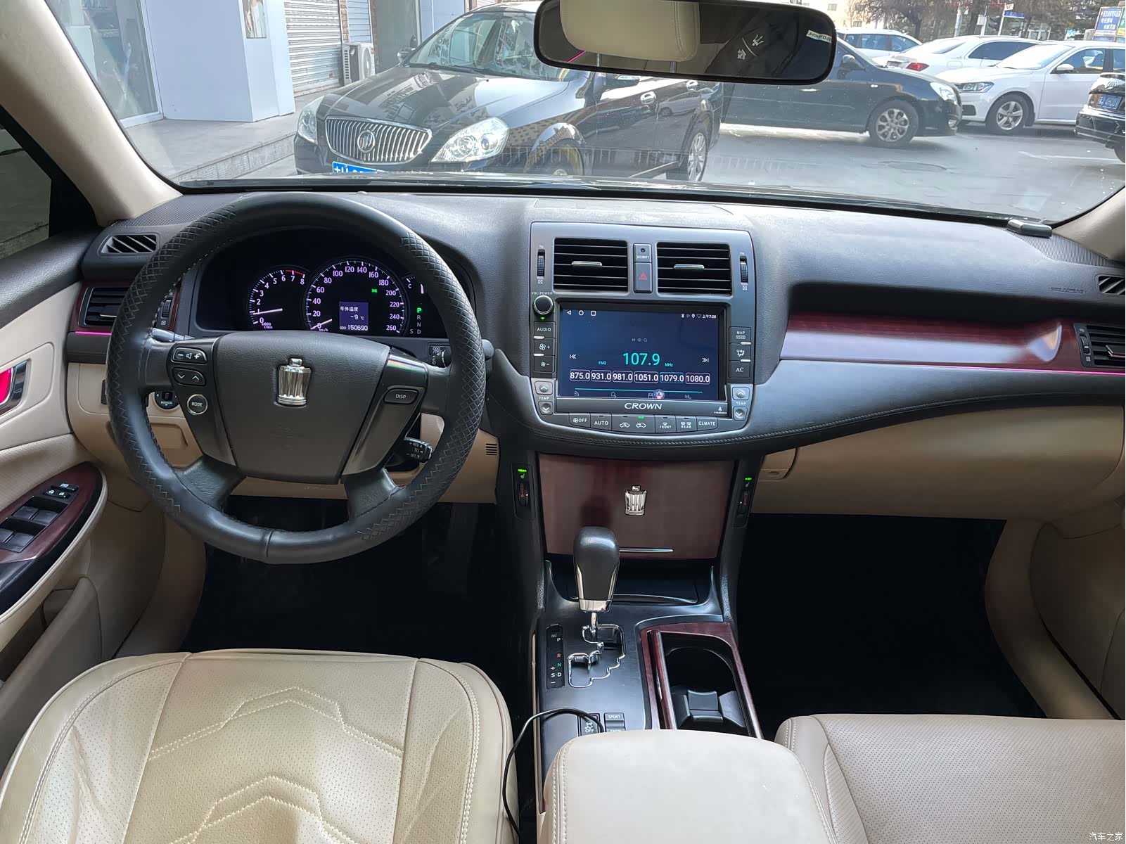 Toyota Crown, 2011 все фото