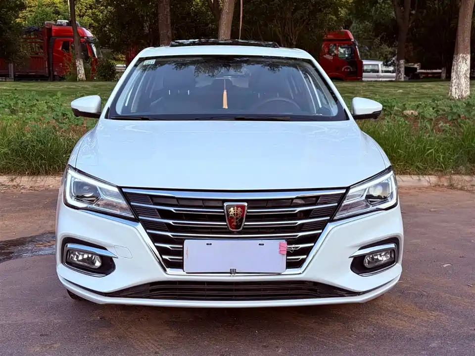 Roewe i5
