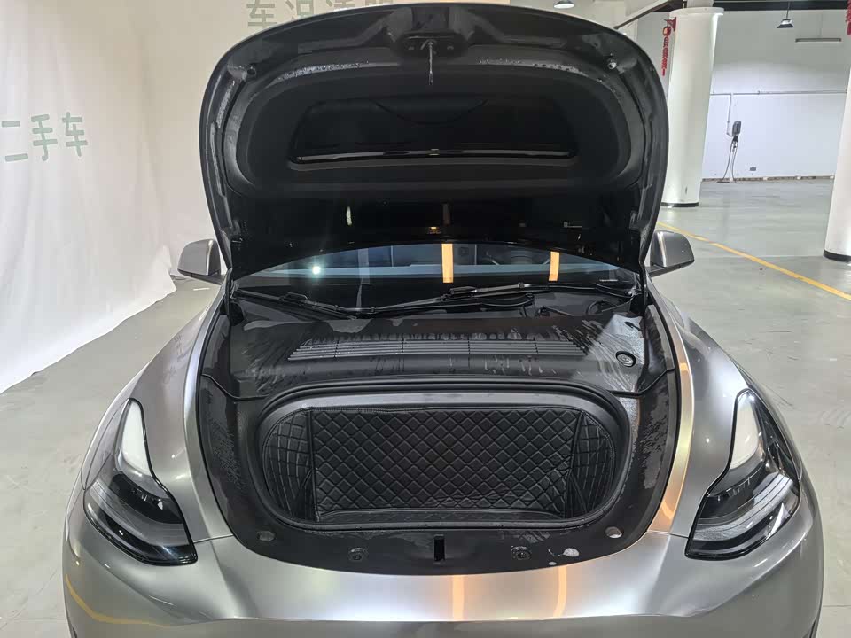 Tesla Model Y Tesla Model Y