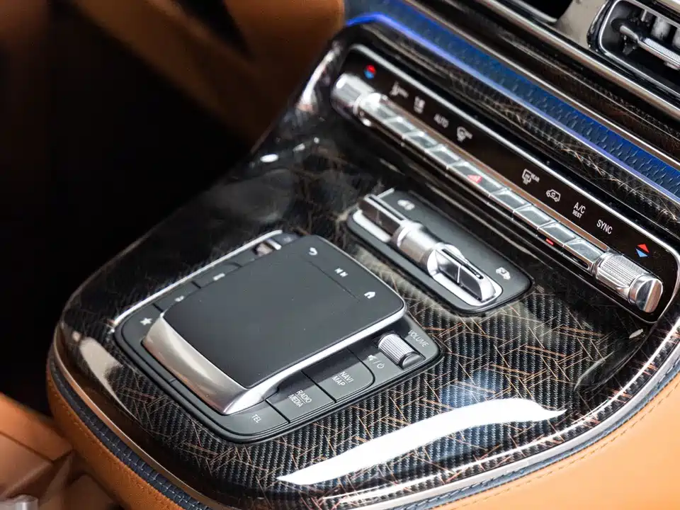 Mercedes-Benz V-class