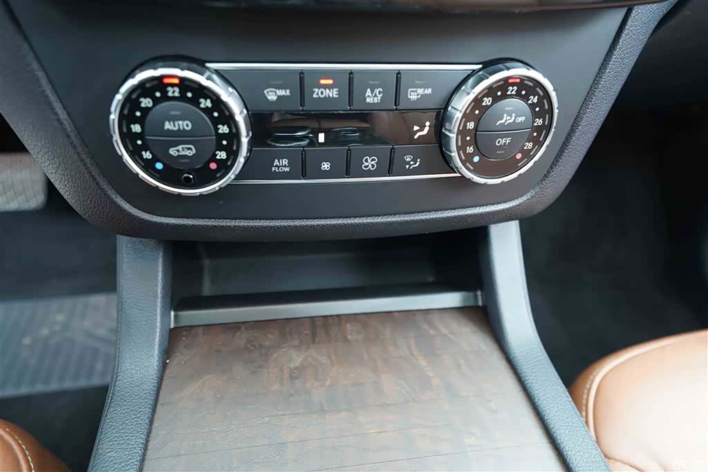 Mercedes-Benz GLS, 2017 10