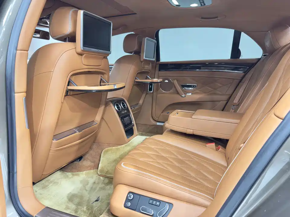 Bentley Flying