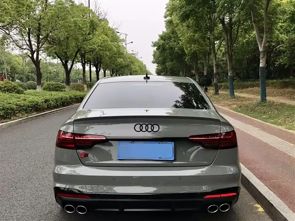Audi S4