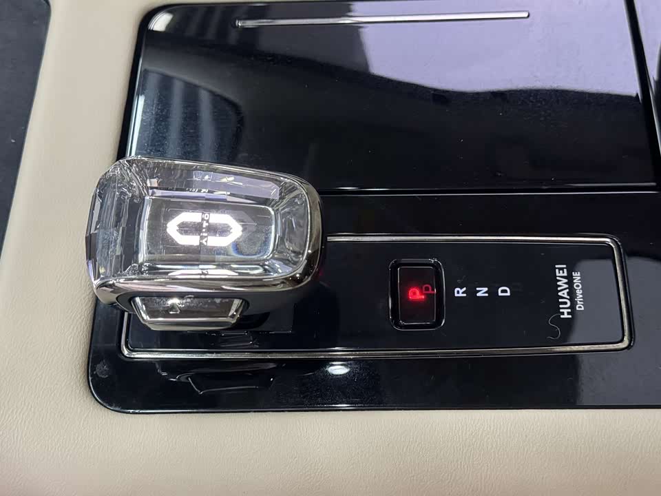 AITO Ask the world M7