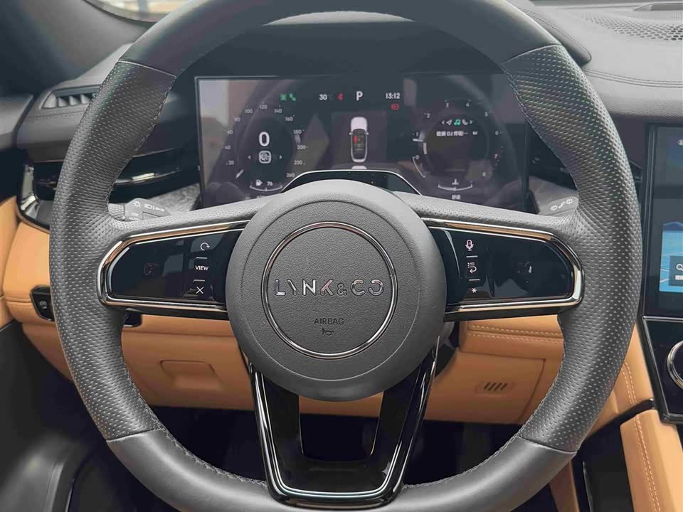 Lynk & Co 09