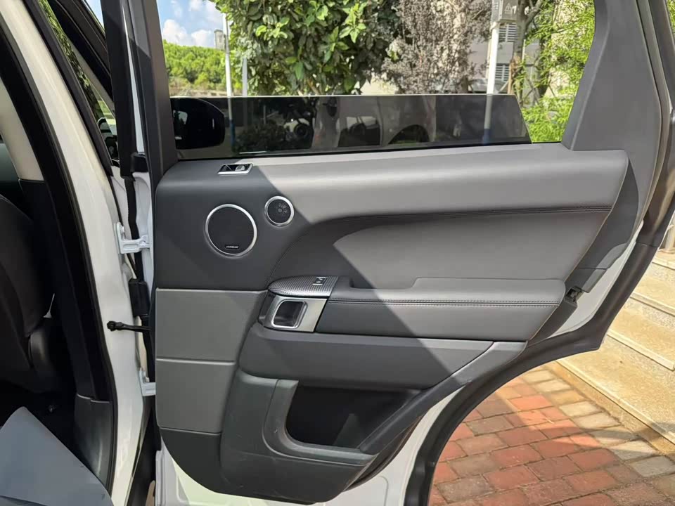 Land Rover Range Rover Sport Land Rover Range Rover Sport