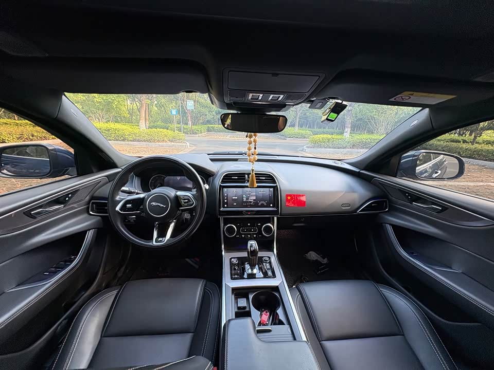 Jaguar XEL Jaguar XEL