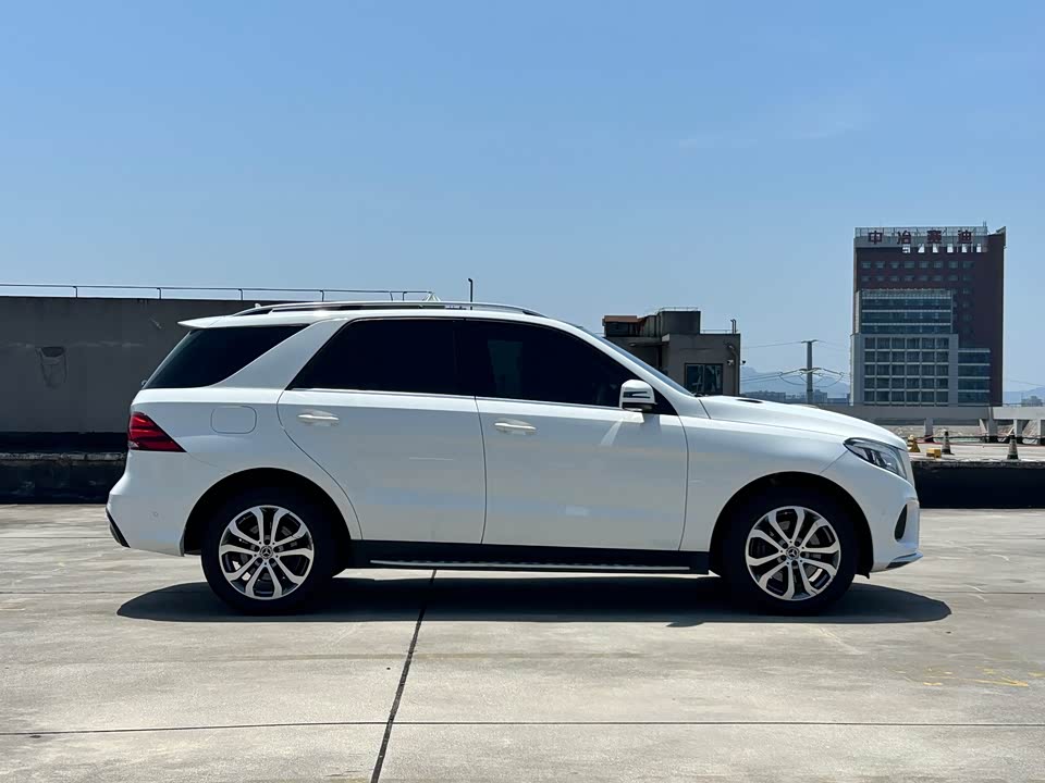 Mercedes-Benz GLE Mercedes-Benz GLE