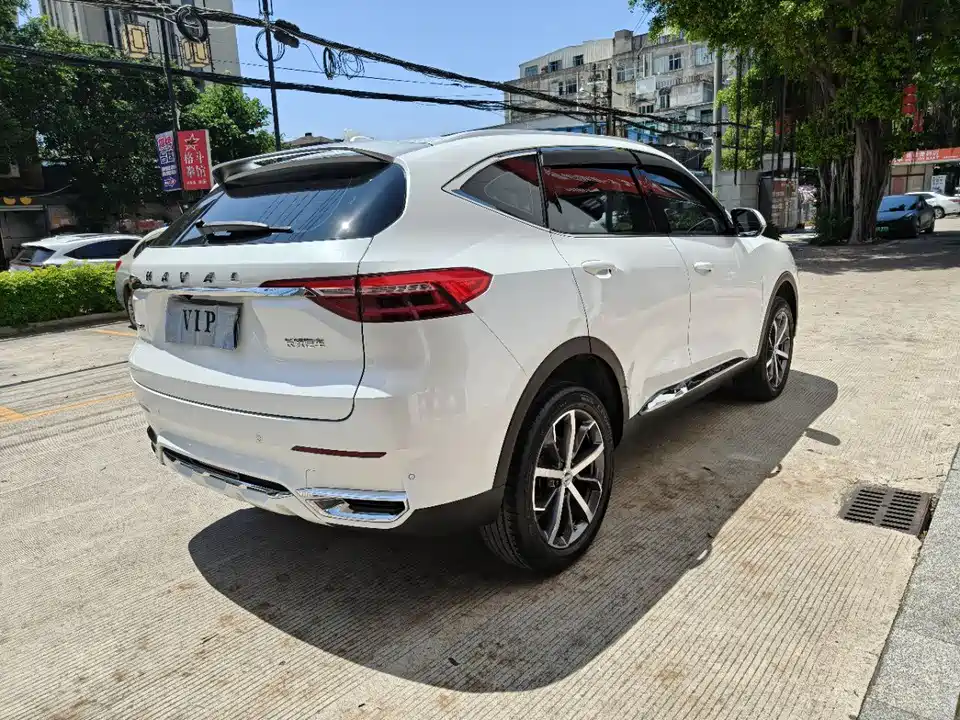 Haval F7