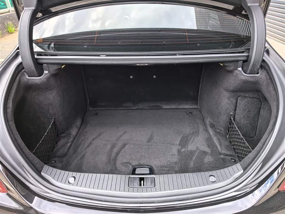 Mercedes-Benz S-class Mercedes-Benz S-class