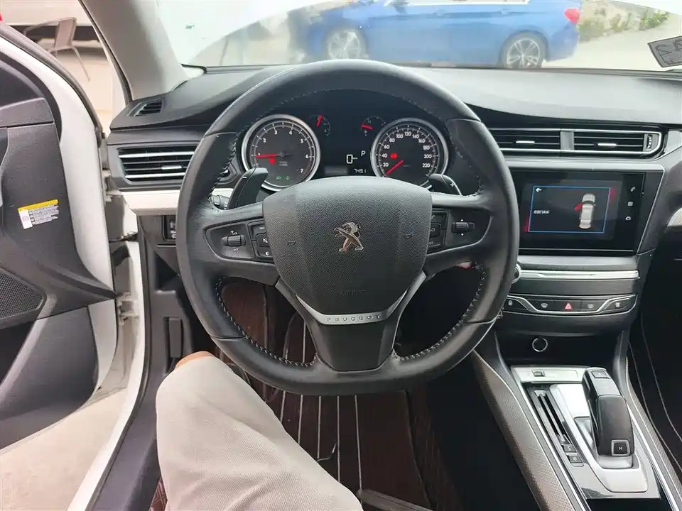 Peugeot 408