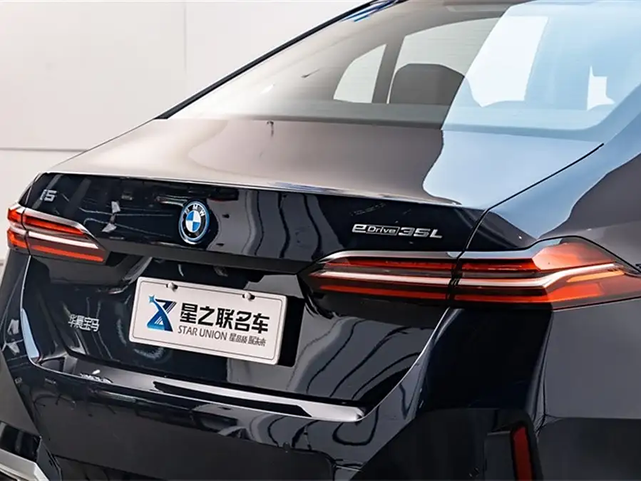 BMW i5