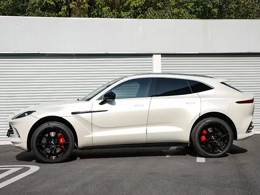 Aston Martin DBX