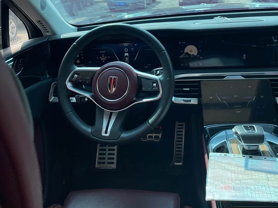 Hongqi E-HS9