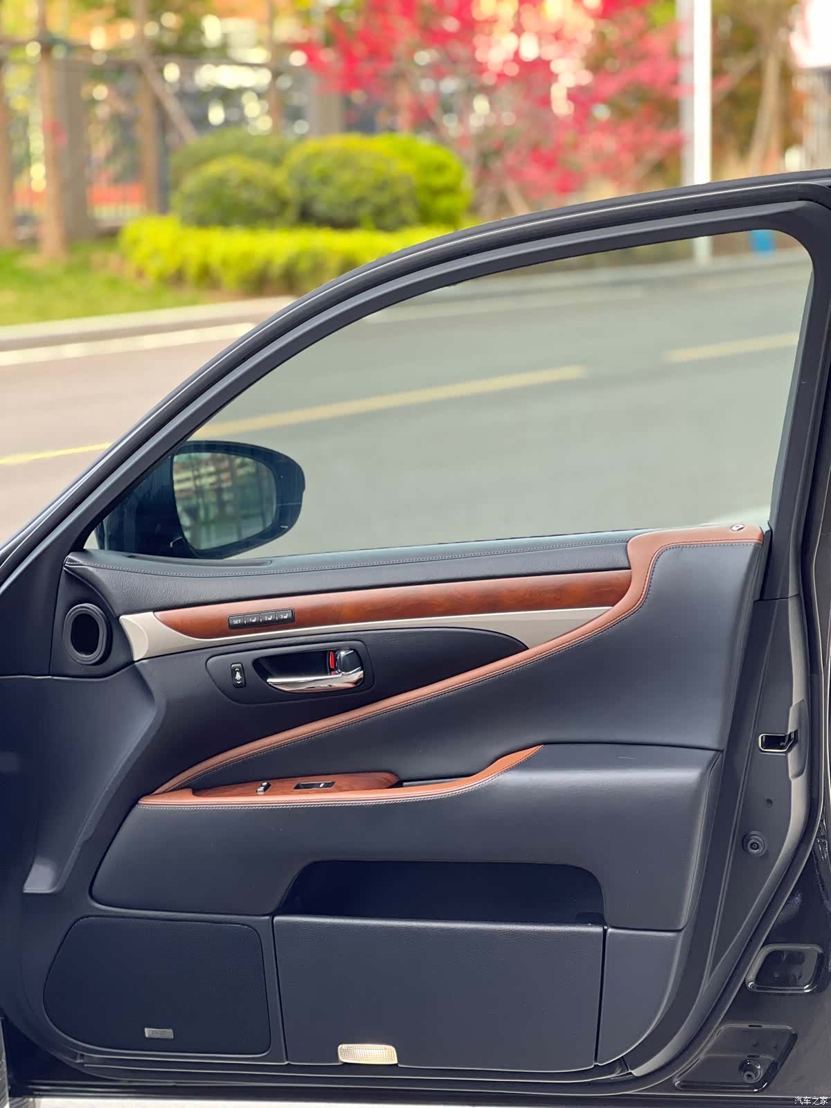 Lexus LS, 2013 23