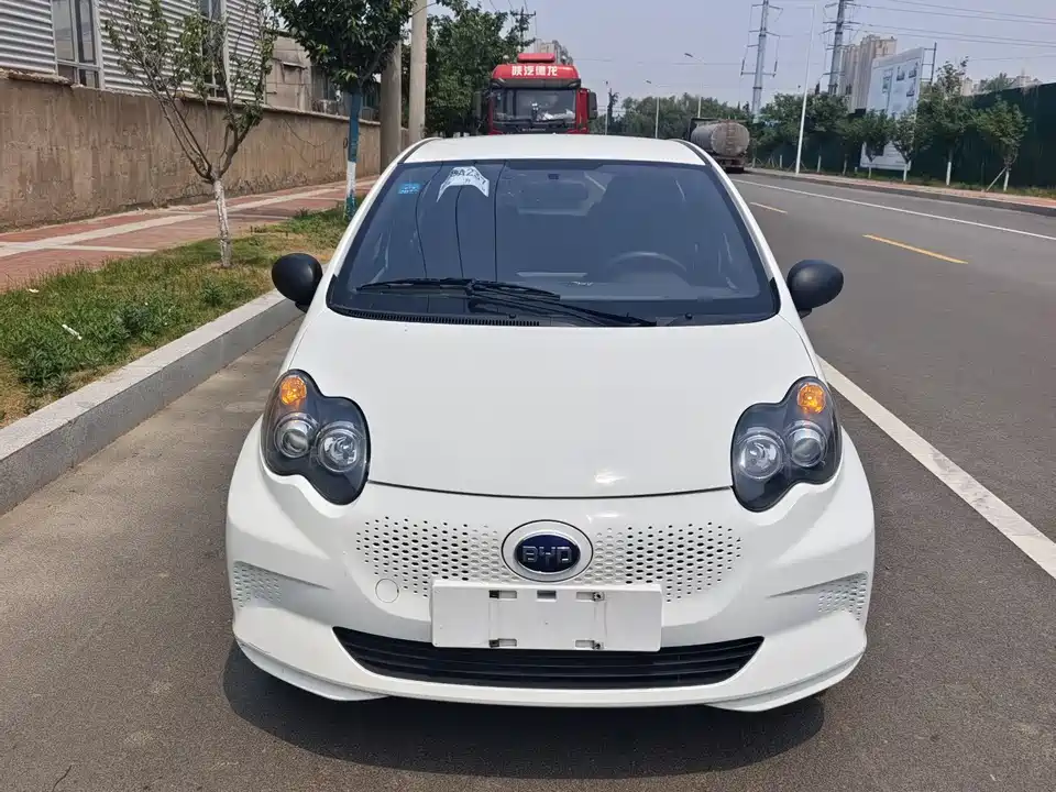 BYD e1