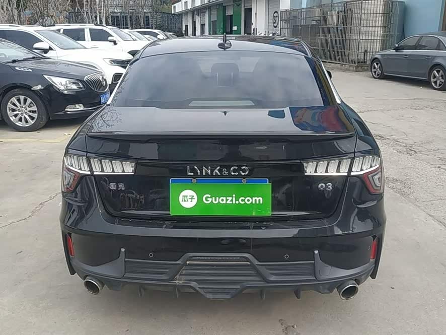 Lynk & Co 03