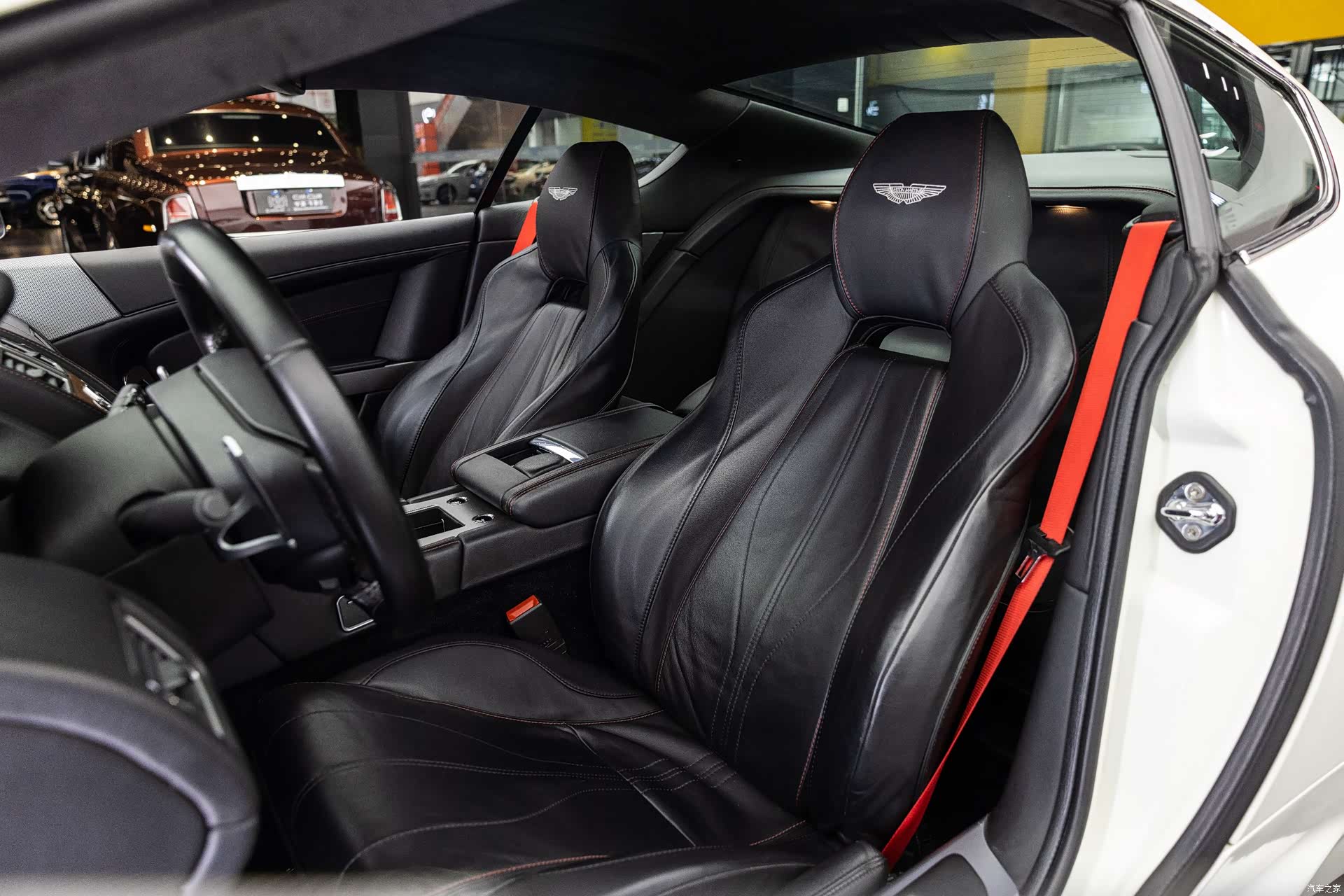 Aston Martin DB9, 2014 10