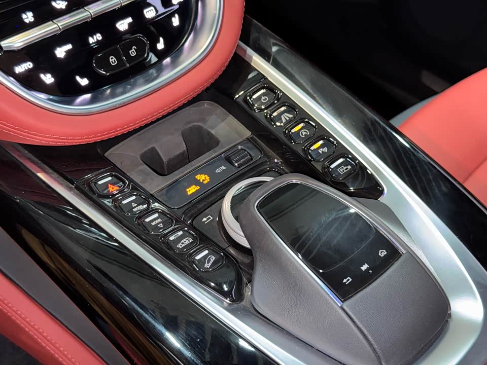 Aston Martin DBX Aston Martin DBX
