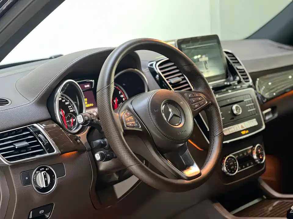 Mercedes-Benz GLS Mercedes-Benz GLS