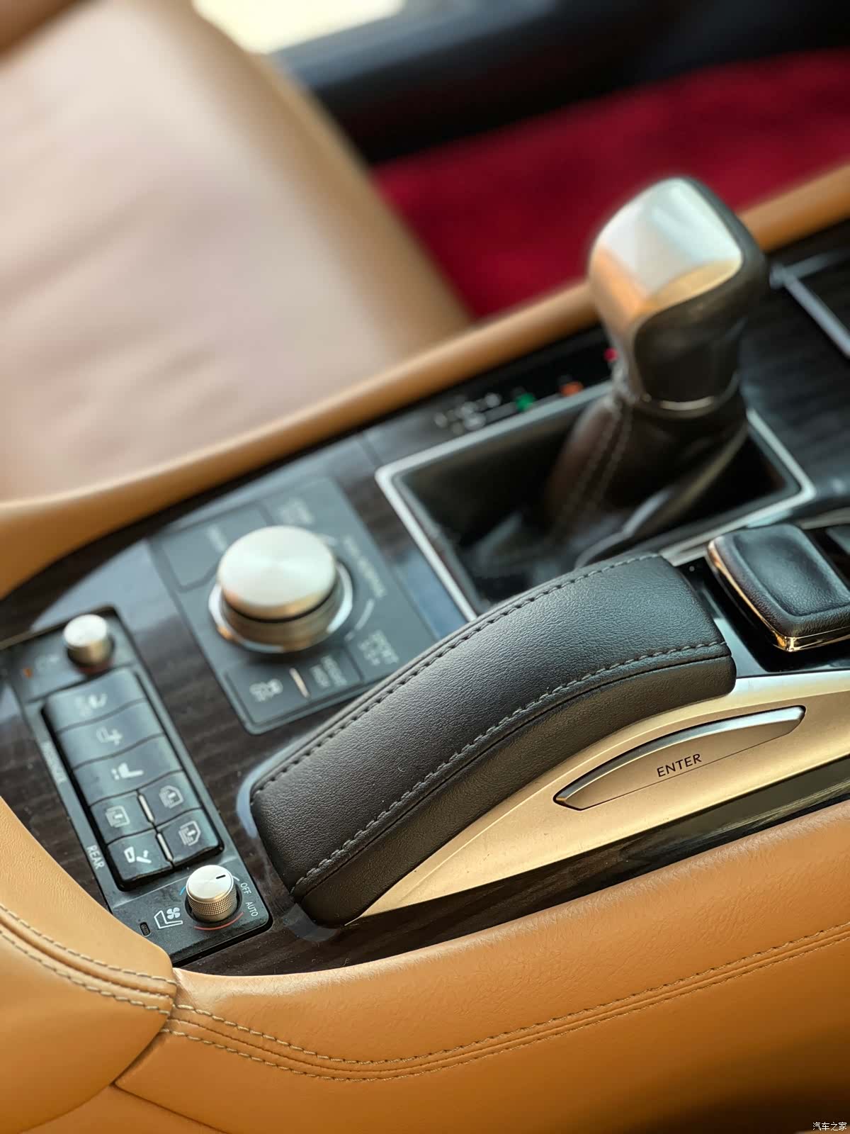 Lexus LS, 2016 24