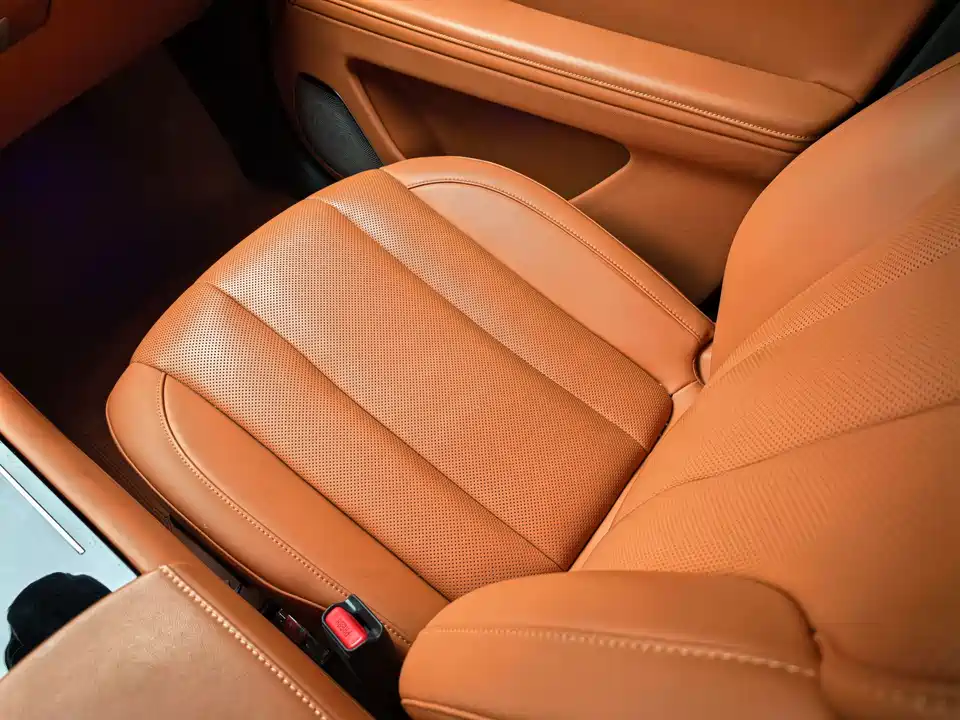 AITO Ask the world M7