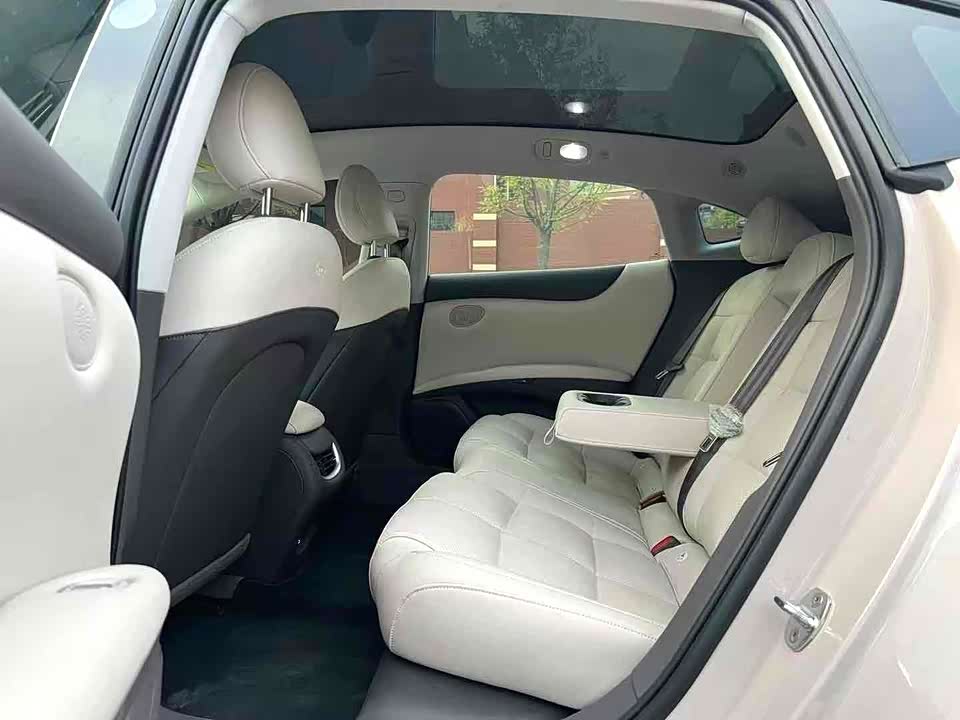 IM Motors Zhiji L6 IM Motors Zhiji L6