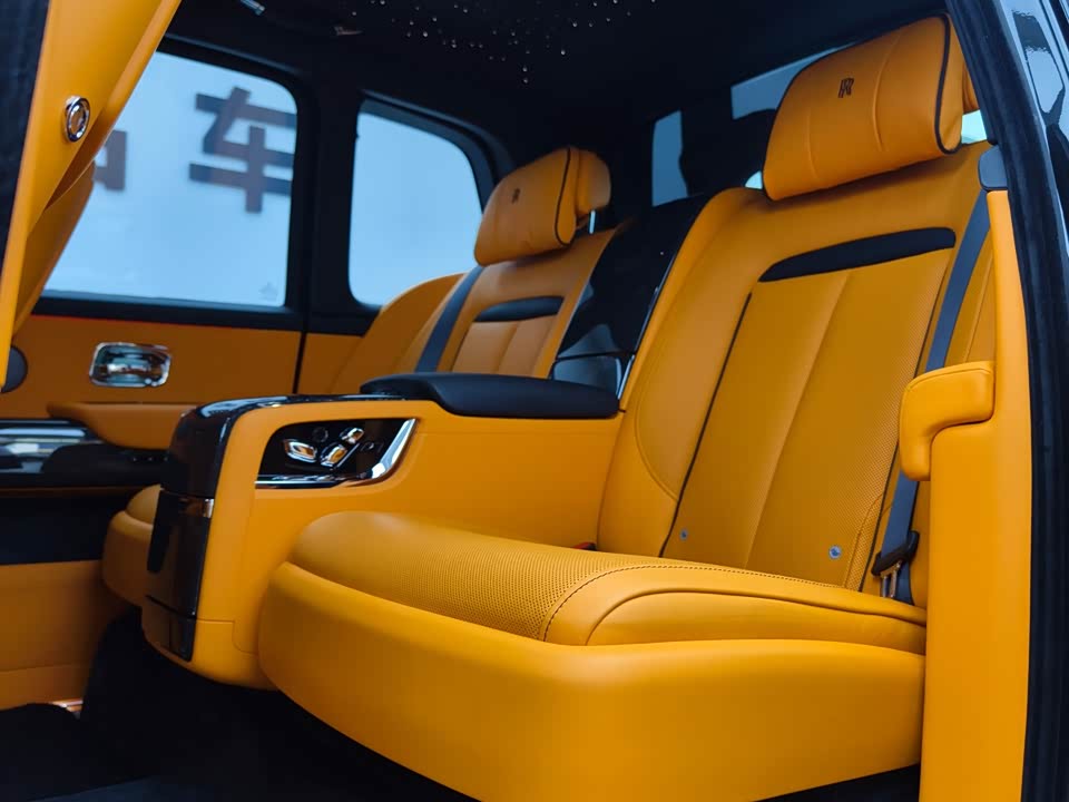 Rolls-Royce Cullinan Rolls-Royce Cullinan