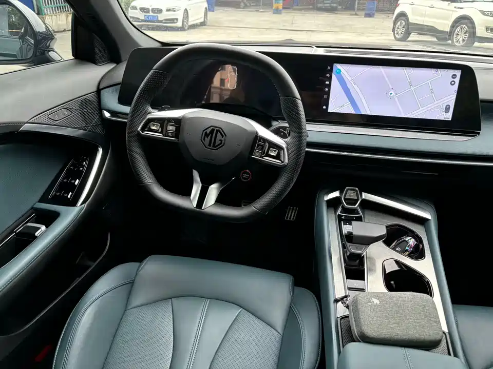 MG MG7