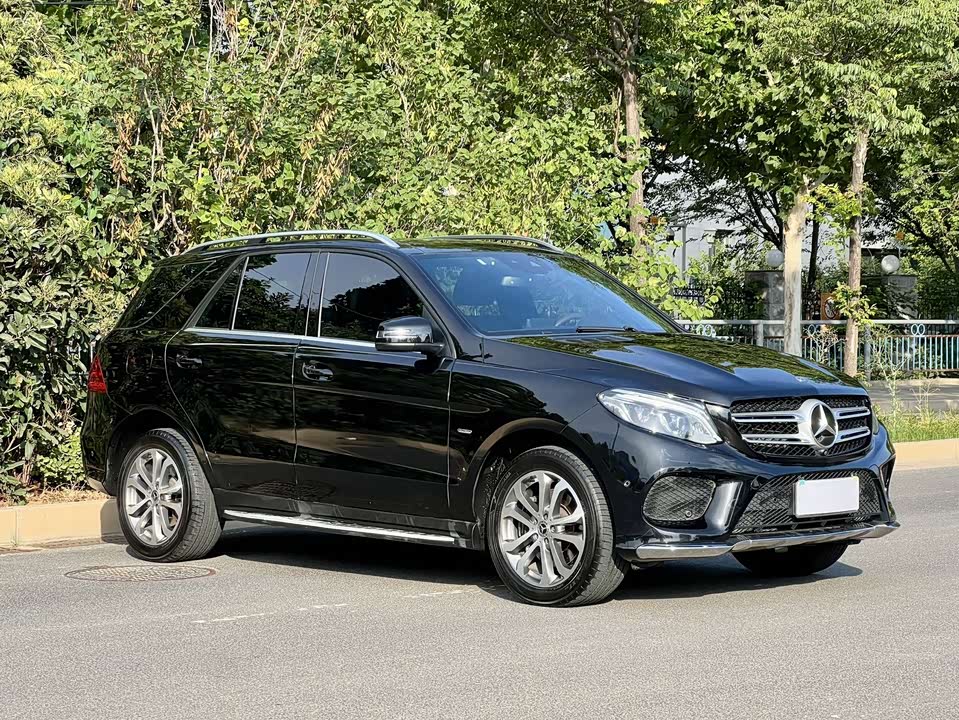 Mercedes-Benz GLE Mercedes-Benz GLE