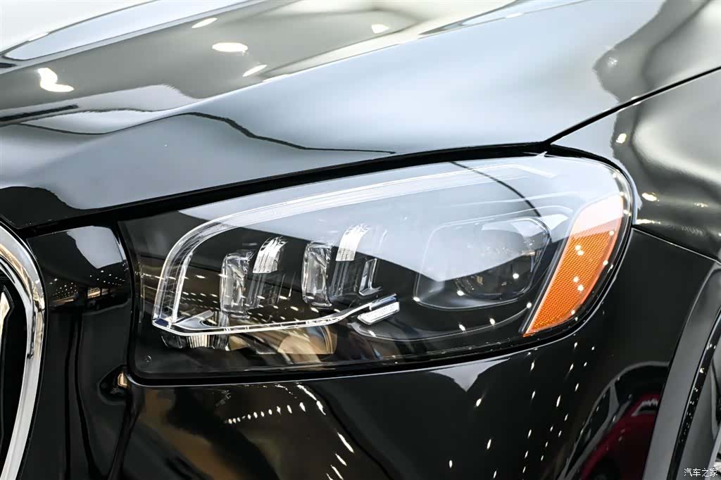 Mercedes-Benz GLS, 2023 8