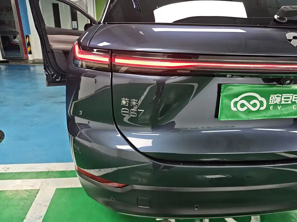 NIO ES7