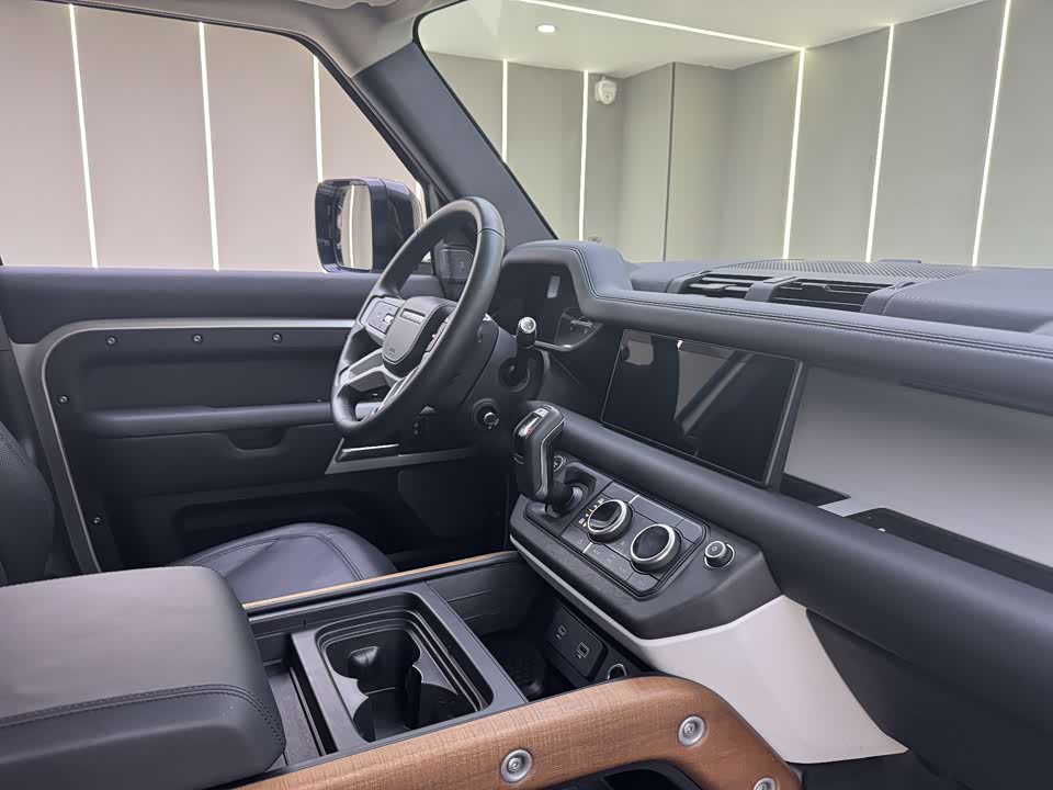 Land Rover guard Land Rover guard