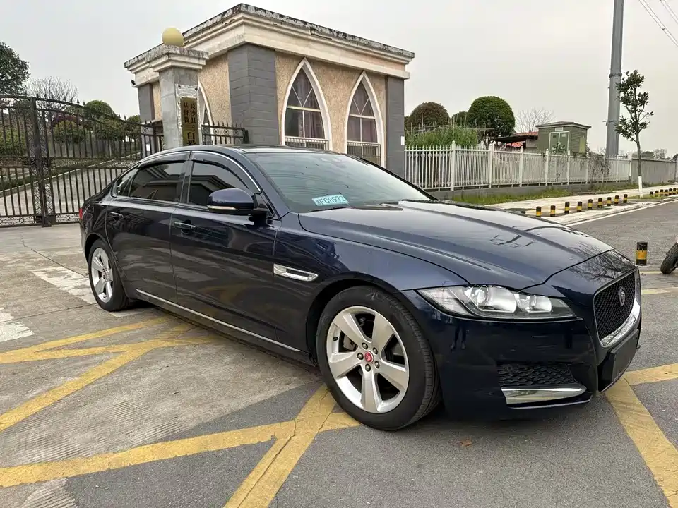 Jaguar XFL