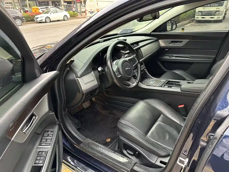 Jaguar XFL