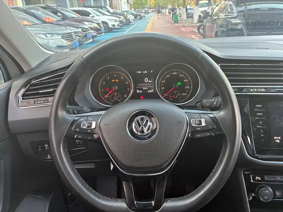 Volkswagen Tiguan L