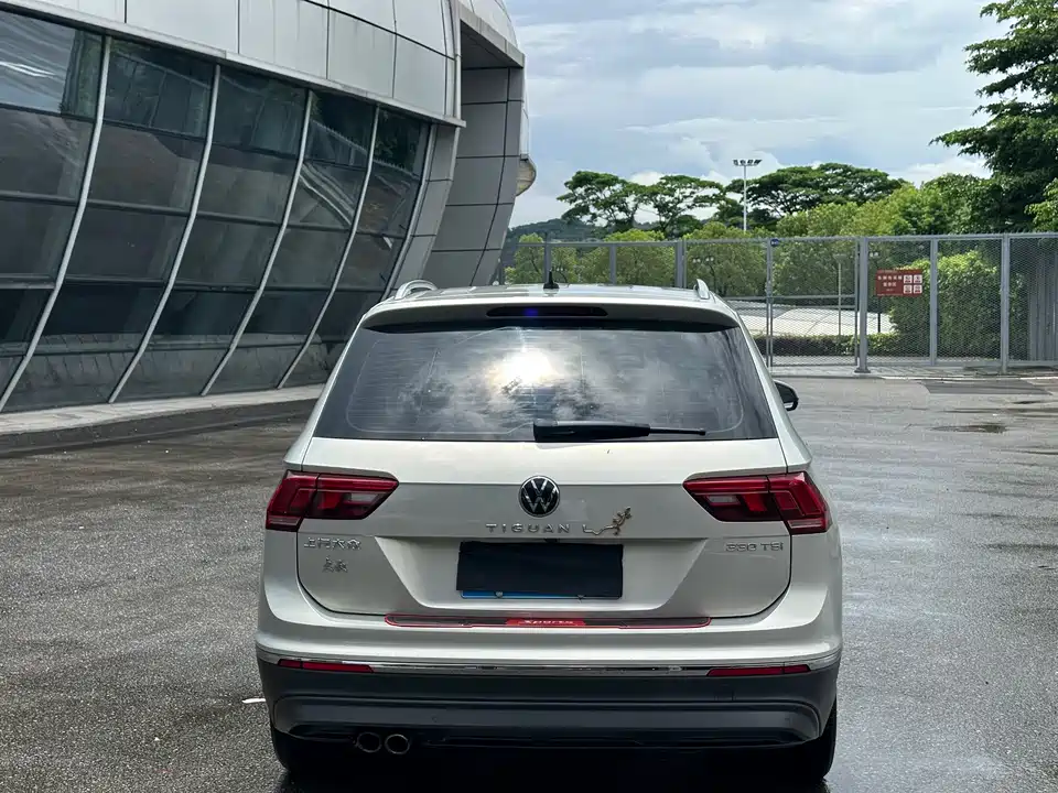 Volkswagen Tiguan L