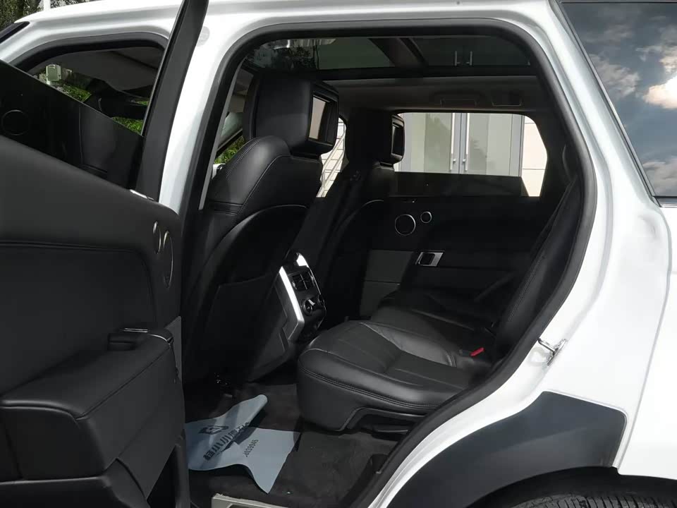 Land Rover Range Rover Sport Land Rover Range Rover Sport