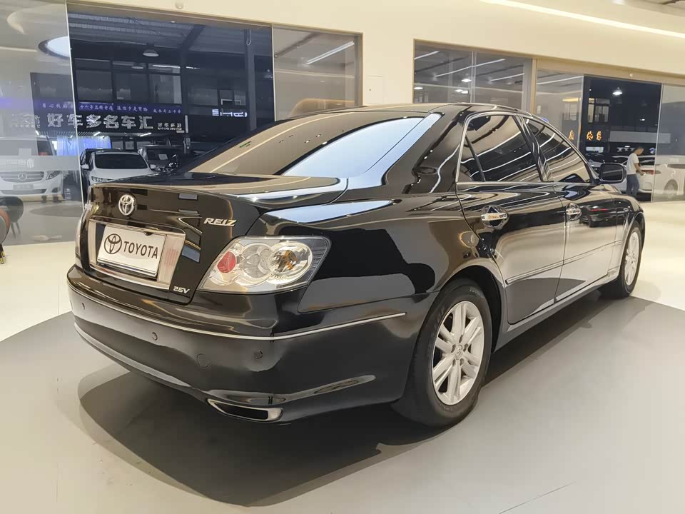 Toyota Reiz Toyota Reiz