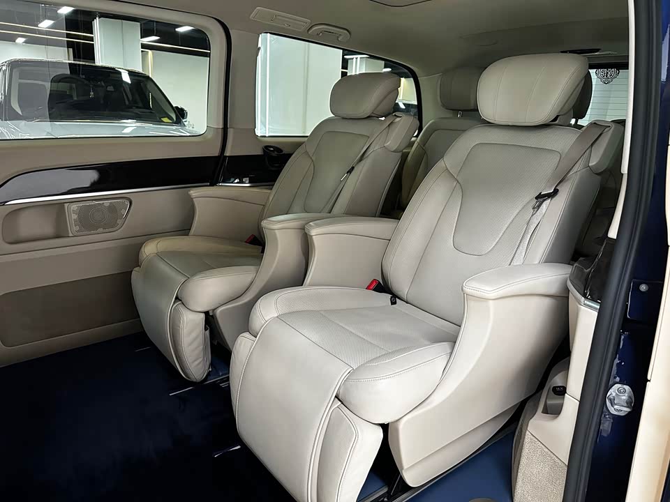 Mercedes-Benz V-class