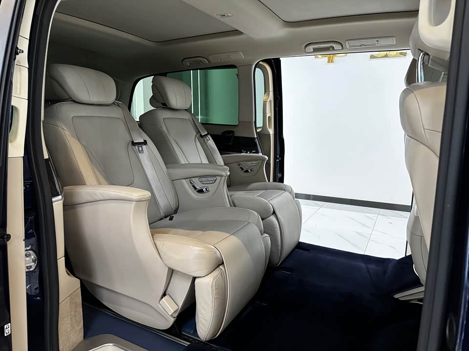 Mercedes-Benz V-class