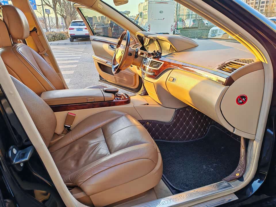 Mercedes-Benz S-class Mercedes-Benz S-class